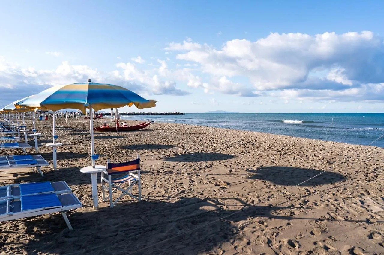 Lola Piccolo Hotel E Appartamenti Marina di Grosseto 4*,
