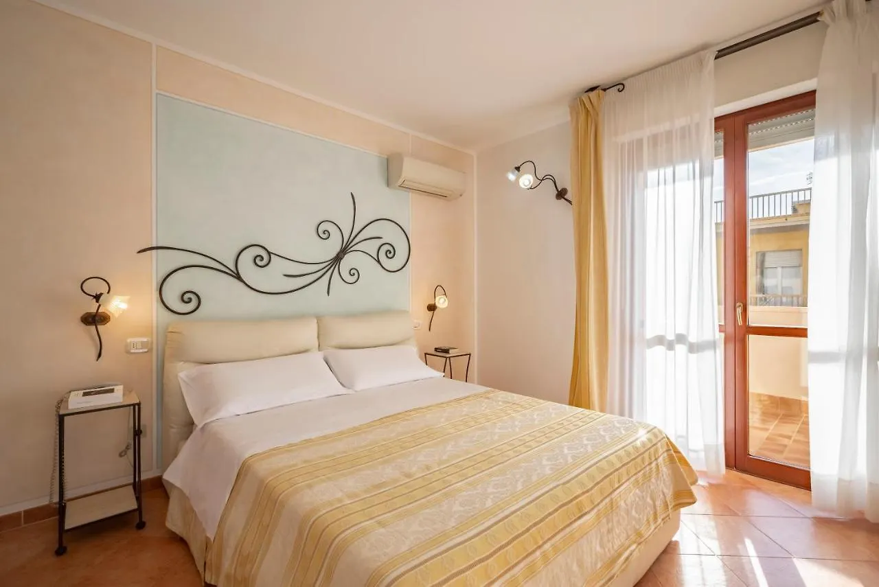 Lola Piccolo Hotel E Appartamenti Marina di Grosseto 4*,  Italien