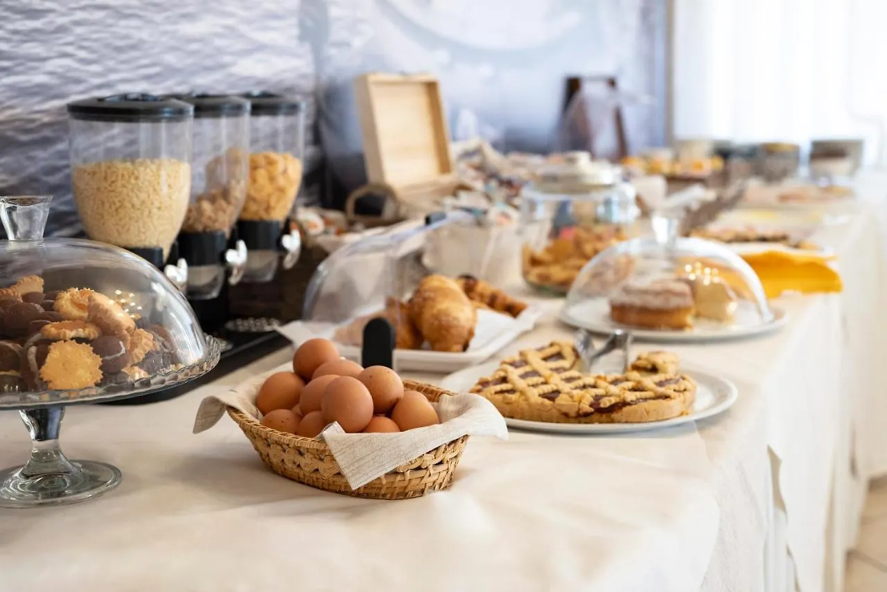 Lola Piccolo Hotel E Appartamenti Marina di Grosseto 4*,
