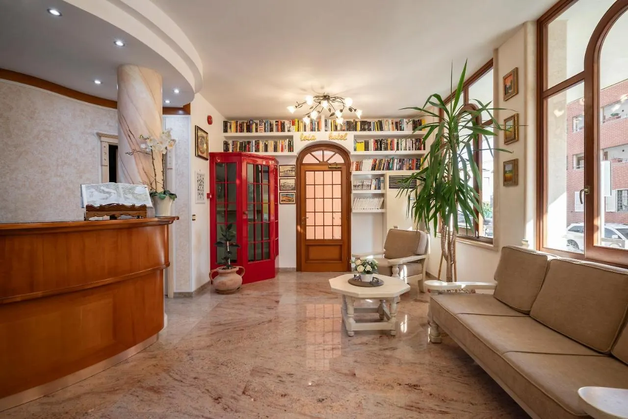 Lola Piccolo Hotel E Appartamenti Marina di Grosseto 4*,