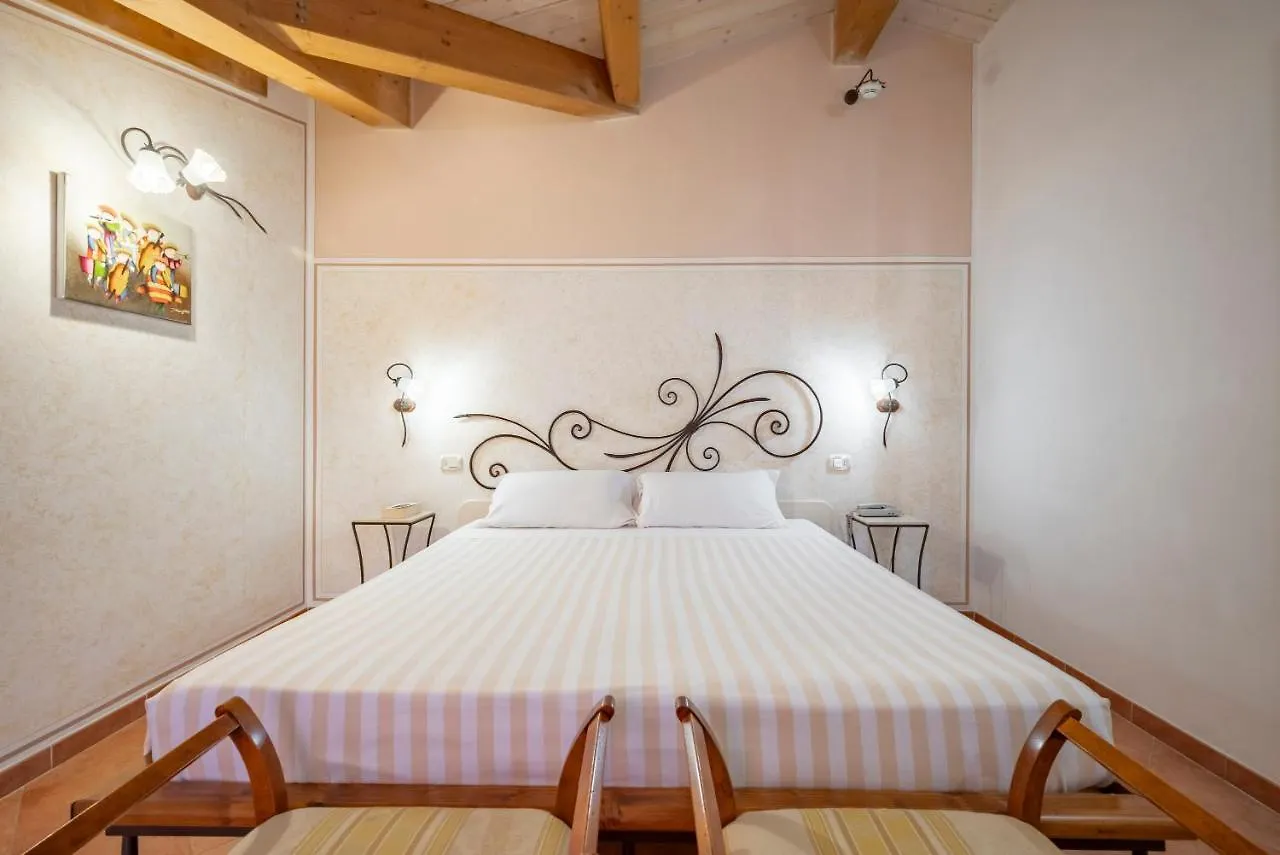 Lola Piccolo Hotel E Appartamenti Marina di Grosseto