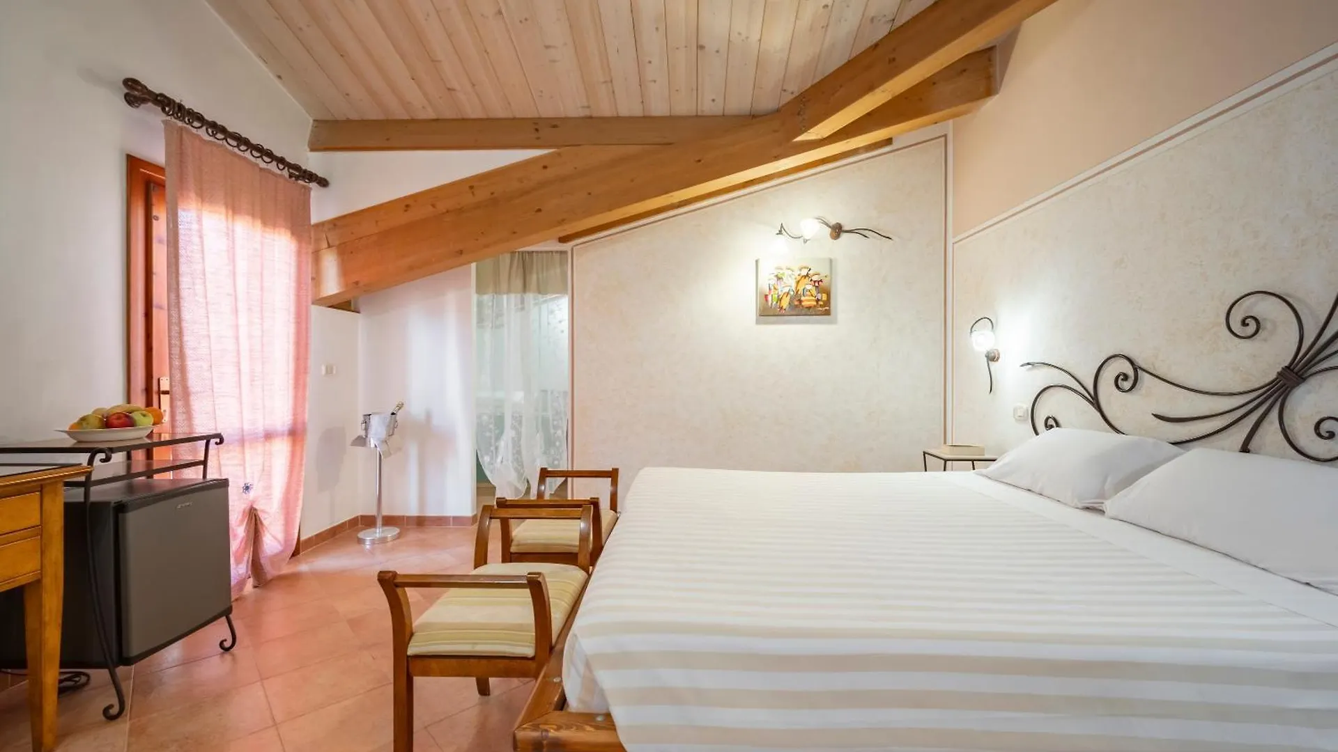 Lola Piccolo Hotel E Appartamenti Marina di Grosseto