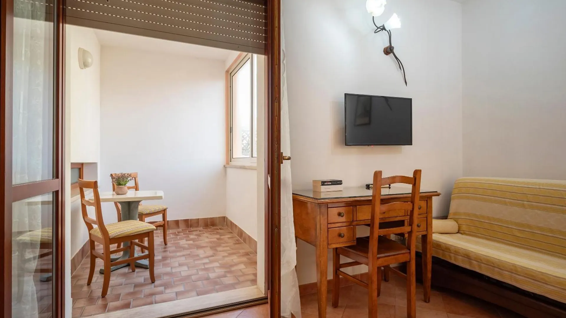 Lola Piccolo Hotel E Appartamenti Marina di Grosseto