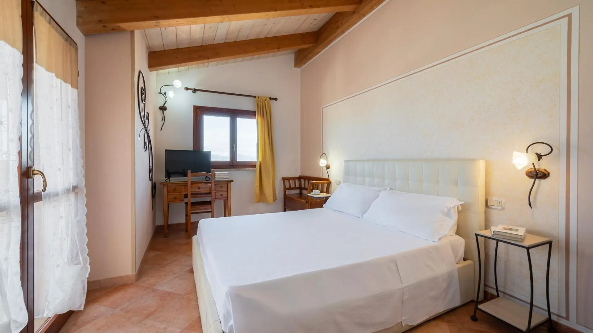 Lola Piccolo Hotel E Appartamenti Marina di Grosseto