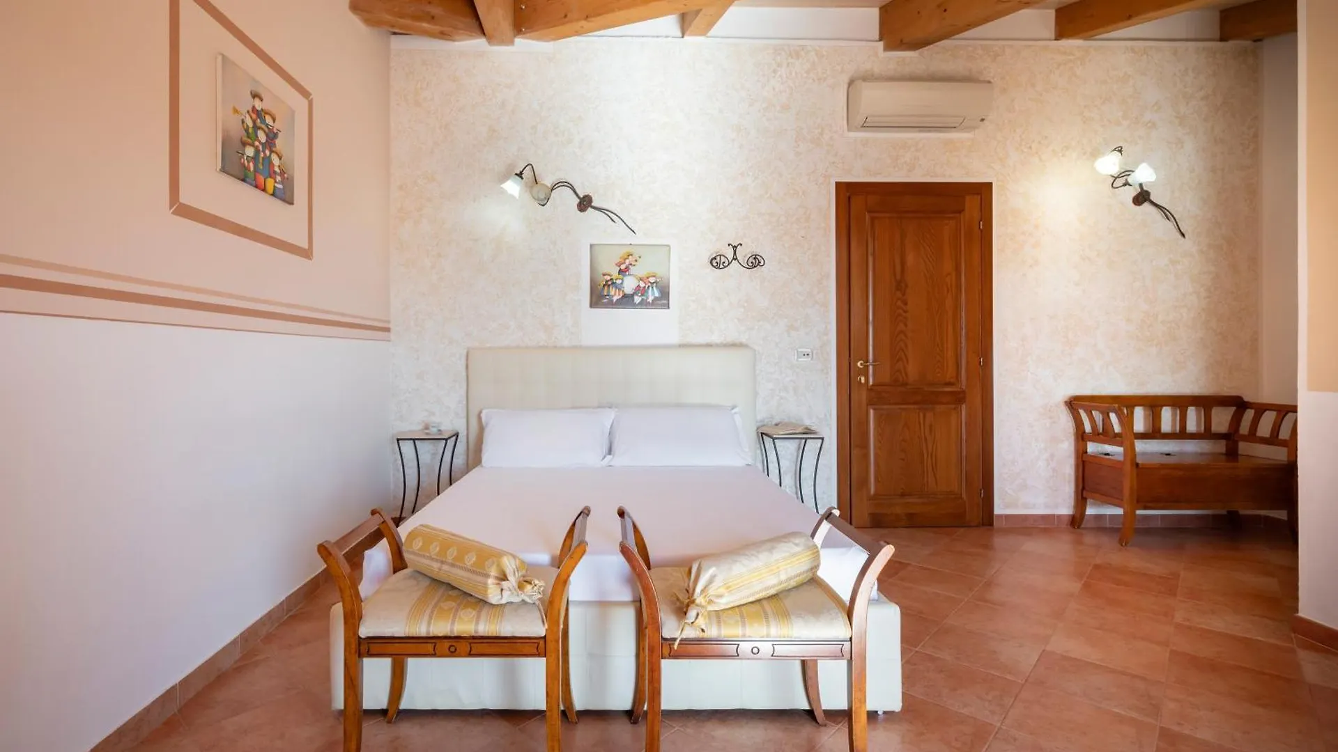 Lola Piccolo Hotel E Appartamenti Marina di Grosseto 4*,  Italien